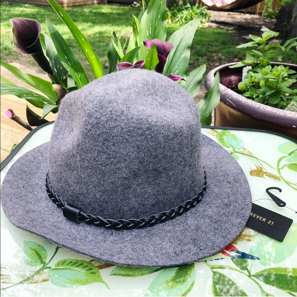 Forever 21 Accessories - Forever 21 Fedora